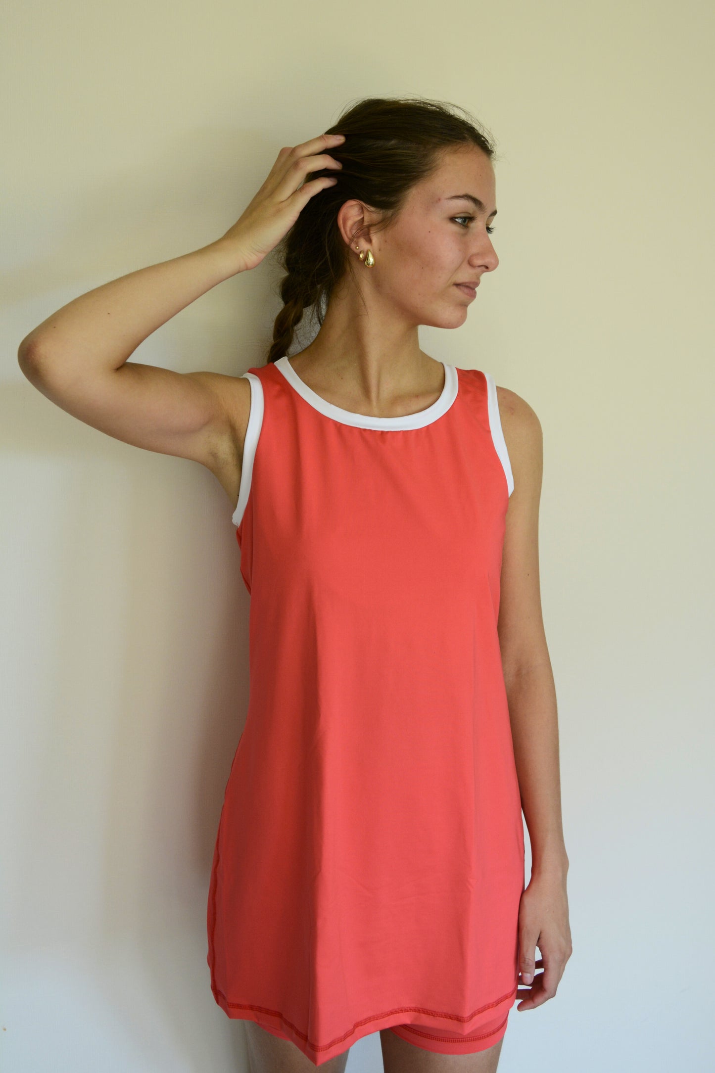 Vestido Sandía corte deportivo con calzas, bolsillo y peto