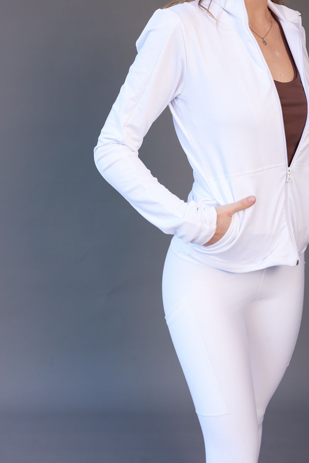 Chaqueta Deportiva Crema blanco cierre