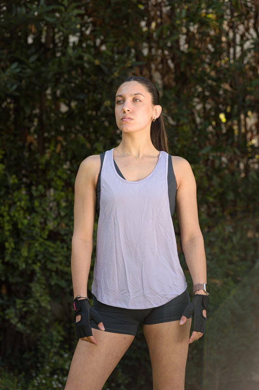Polera Morada Clara Sin Manga Deportiva frente