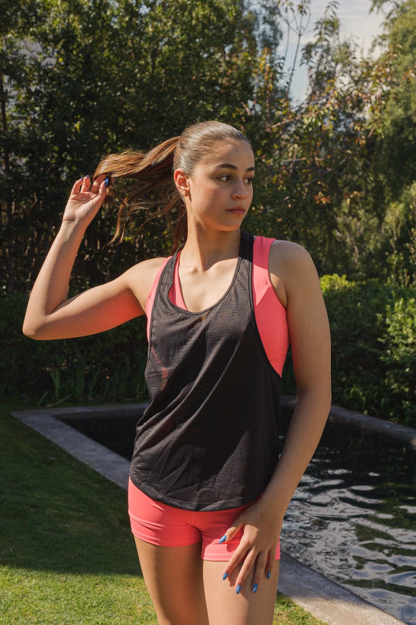 Polera Negra Sin Manga Deportiva