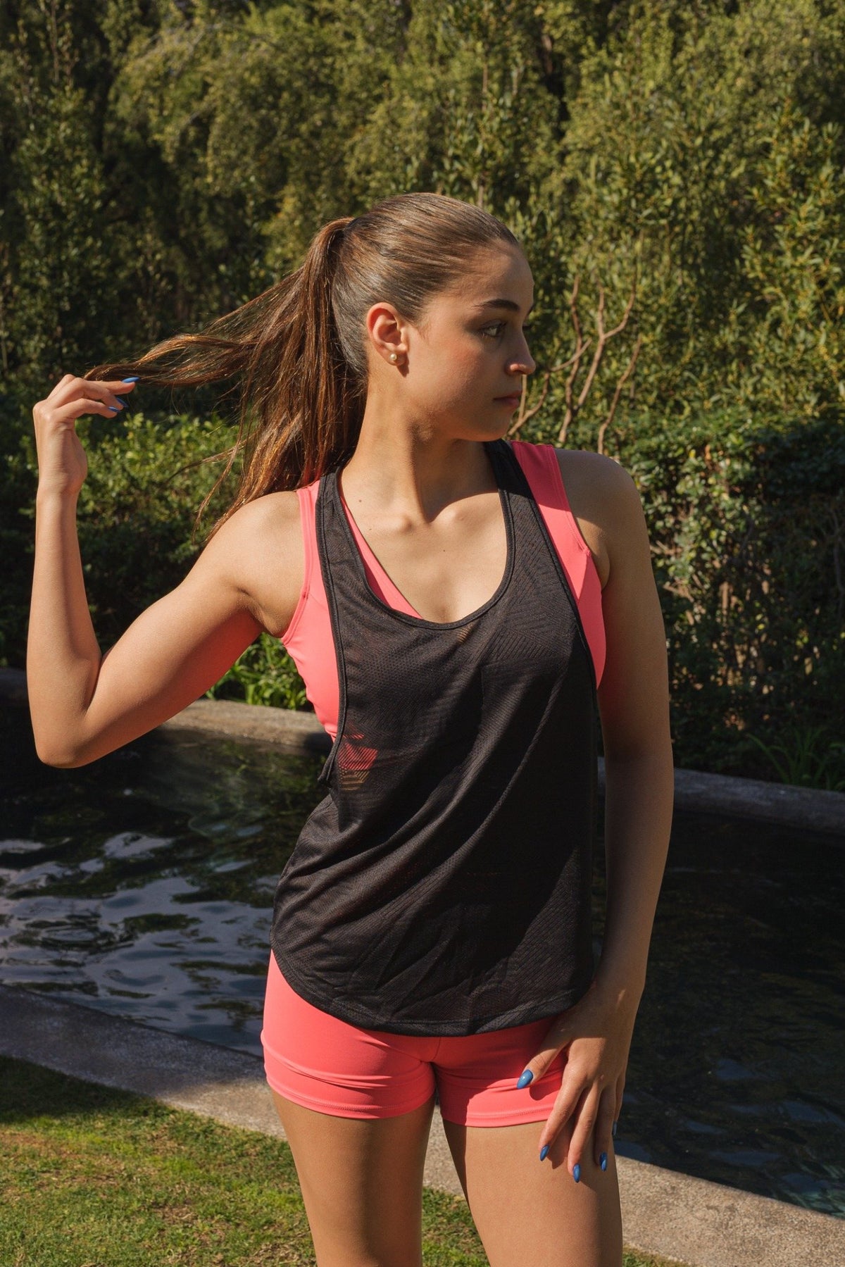 Polera Negra Sin Manga Deportiva