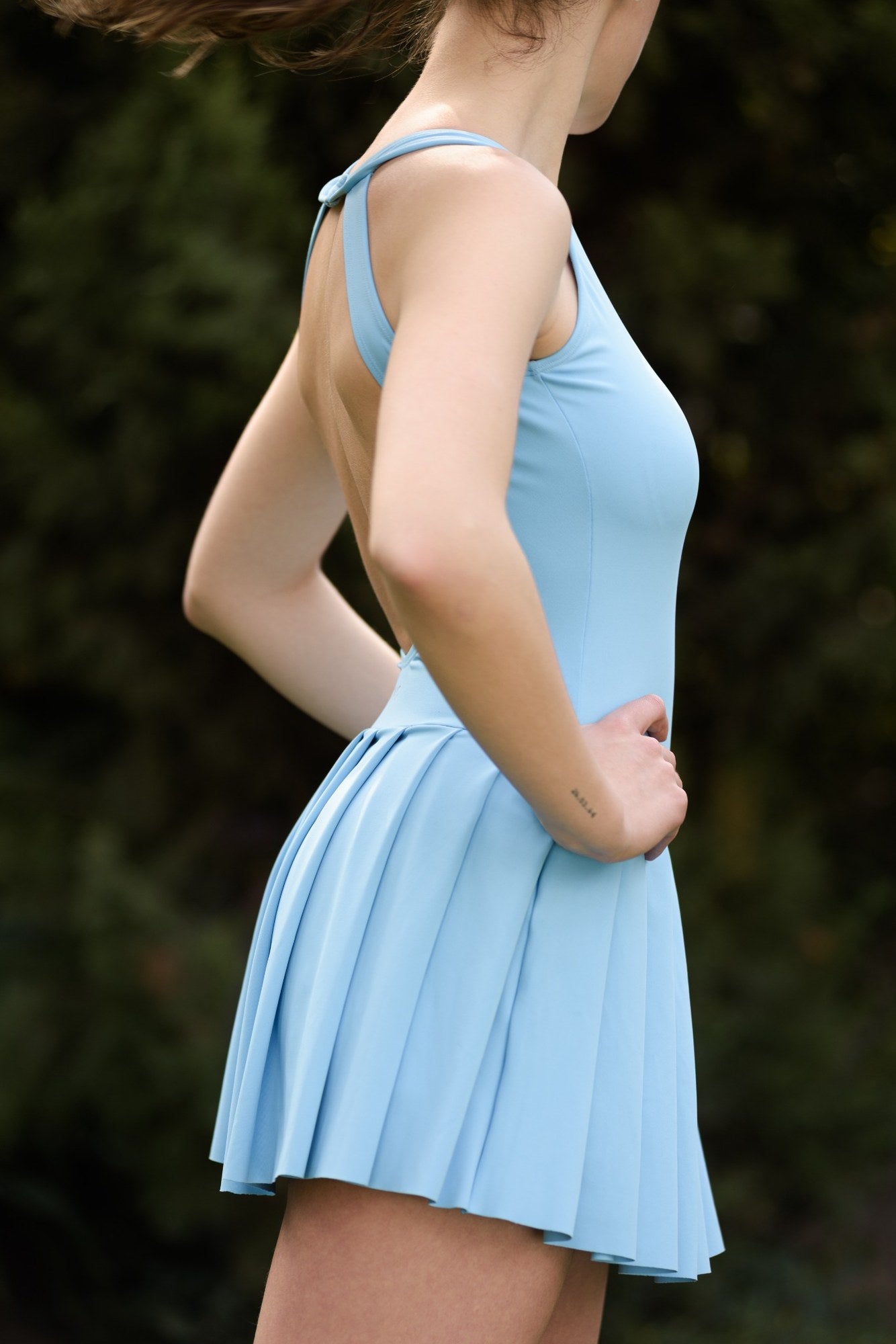 Vestido deportivo escote espalda Celeste Cloudy